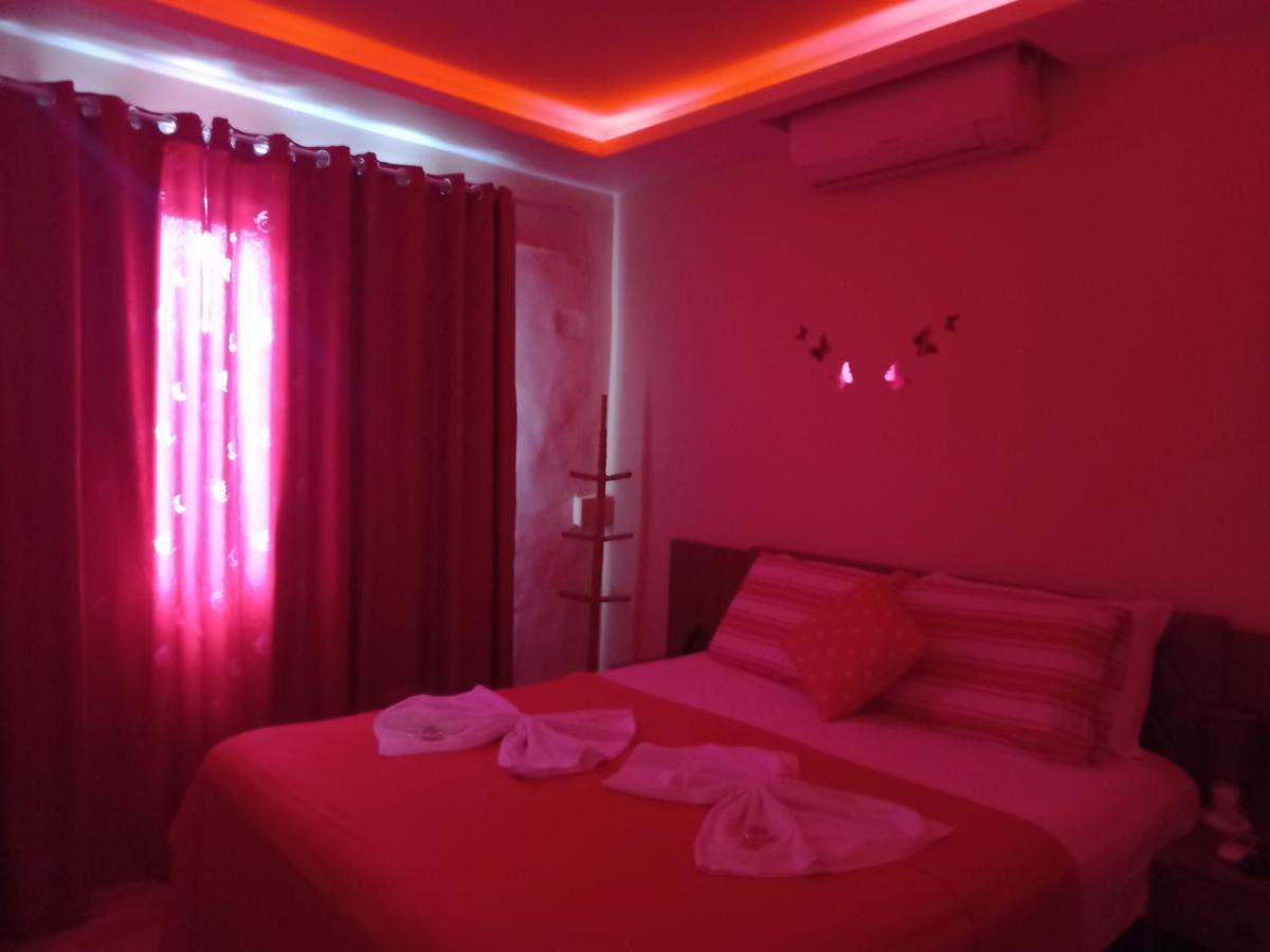 Quartos Em Casa In Caxias Da Paraiso Дукі-ді-Кашіас Екстер'єр фото
