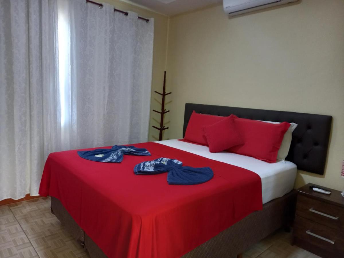 Quartos Em Casa In Caxias Da Paraiso Дукі-ді-Кашіас Екстер'єр фото