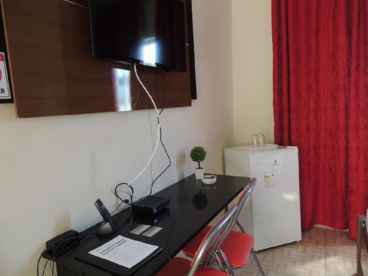 Quartos Em Casa In Caxias Da Paraiso Дукі-ді-Кашіас Екстер'єр фото