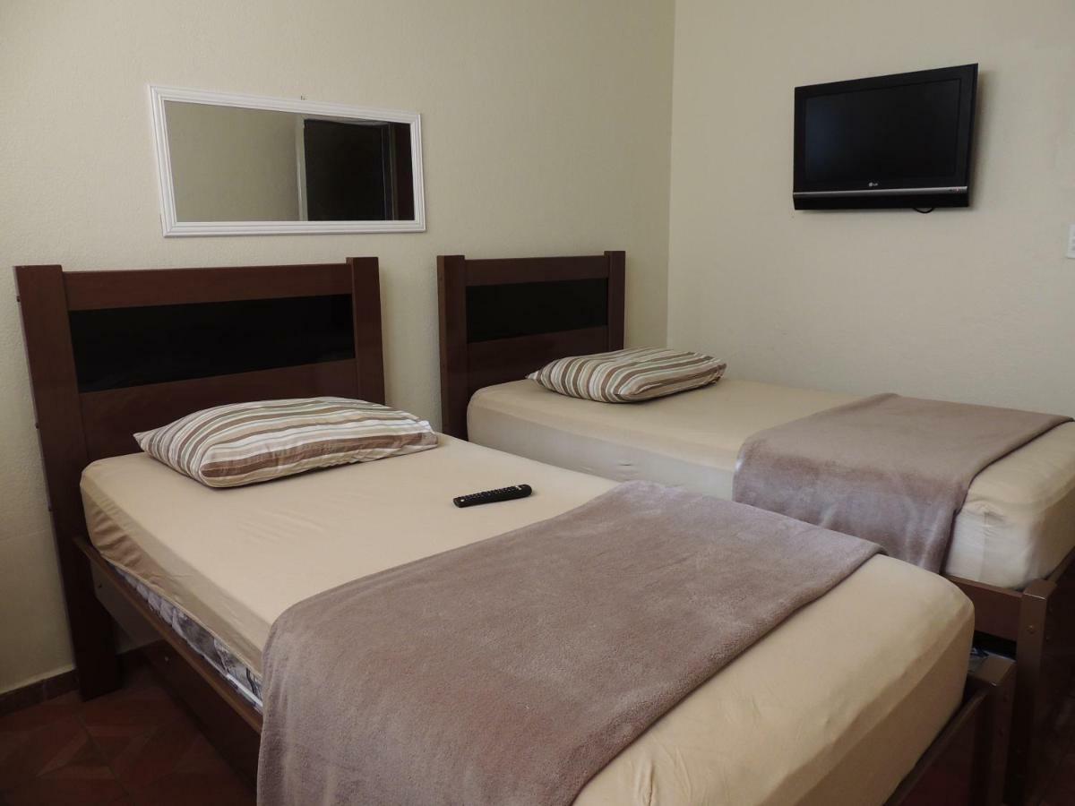 Quartos Em Casa In Caxias Da Paraiso Дукі-ді-Кашіас Номер фото